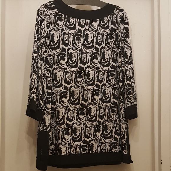 Nue Options Plus 3X Tunic - Picture 3 of 5